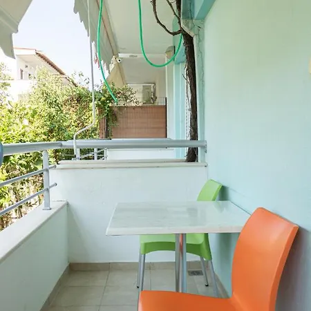 Jj Rooms Apartments Pefkohori Apartment
